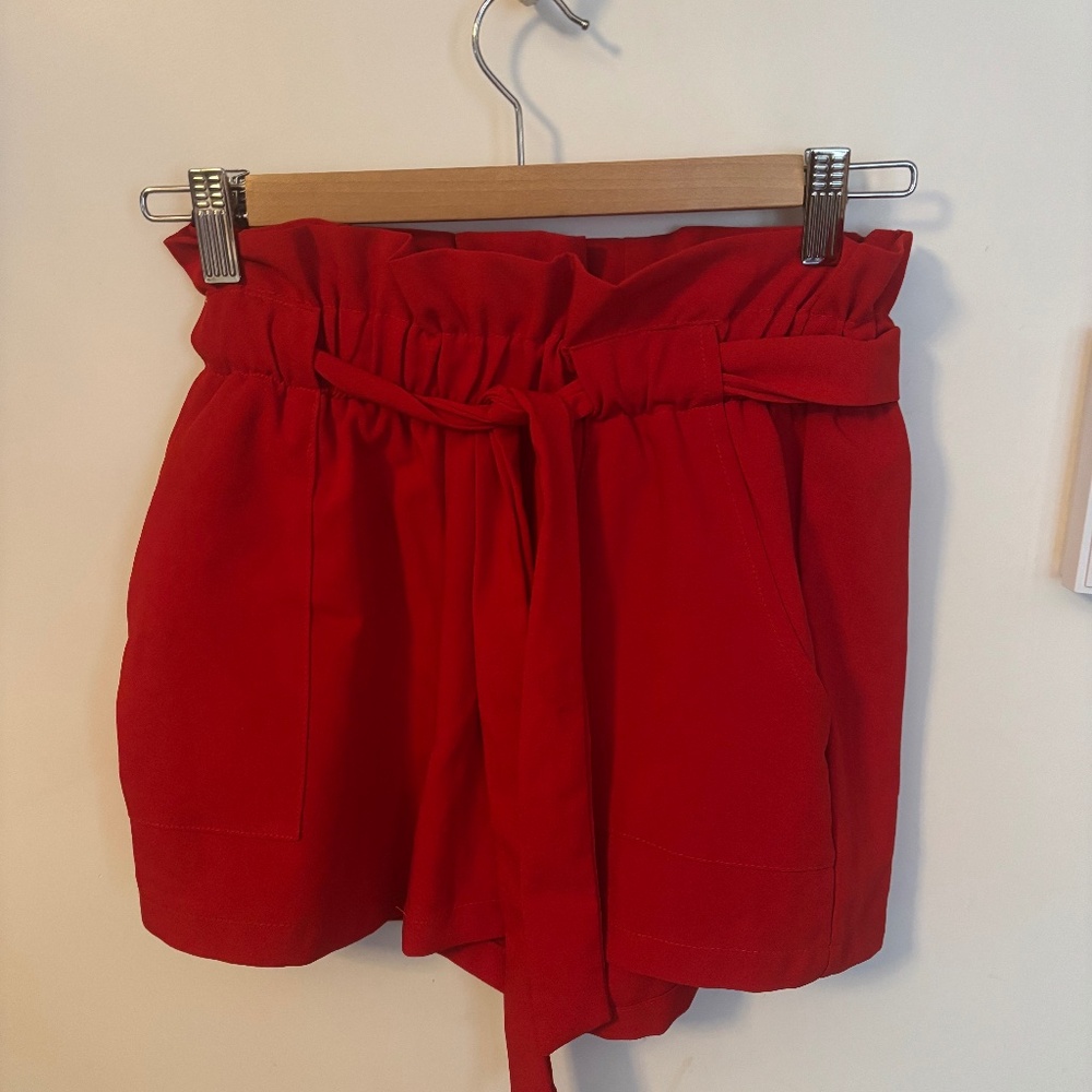 Nice red shorts linen